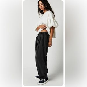 Free People NWT! To The Sky Parachute Pants in Blk. Sz Small